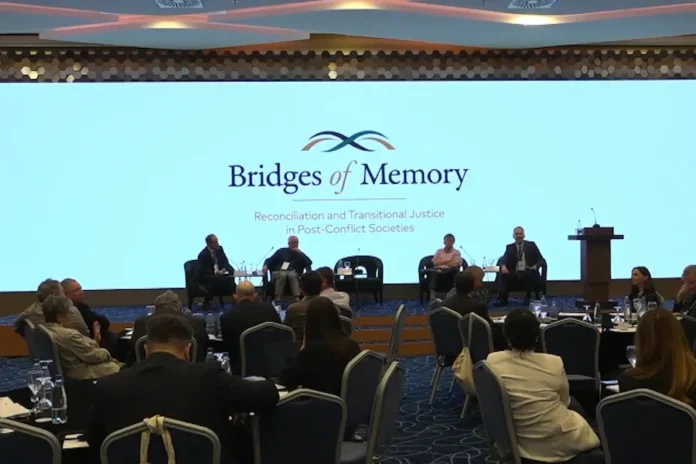 Speakers take part in the international conference “Bridges of Memory: Reconciliation and Transitional Justice in Post-Conflict Societies” in Pristina, discussing justice, reconciliation and the legacy of war crimes. (Photo: KIPRED/Platform “Freedom Has a Name”)